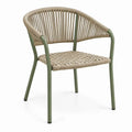 Terrasstoel met armleuningen van groen staal en beige vlechtwerk, 56 x 60 x 78 cm