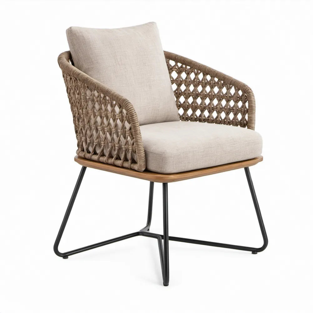 Terrasstoel met armleuningen, PE-vlechtwerk en kussens – 65 x 70 x 82 cm – Beige/Bruin/Zwart